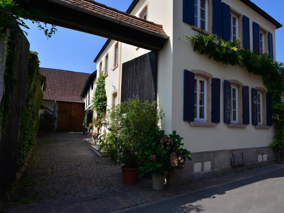 Gastehaus & Weingut Gehrig Hotel Weisenheim am Sand Exterior foto