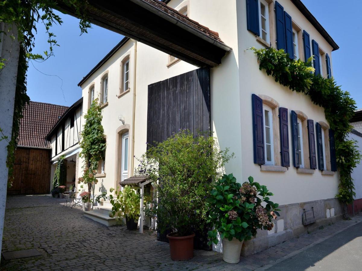 Gastehaus & Weingut Gehrig Hotel Weisenheim am Sand Exterior foto